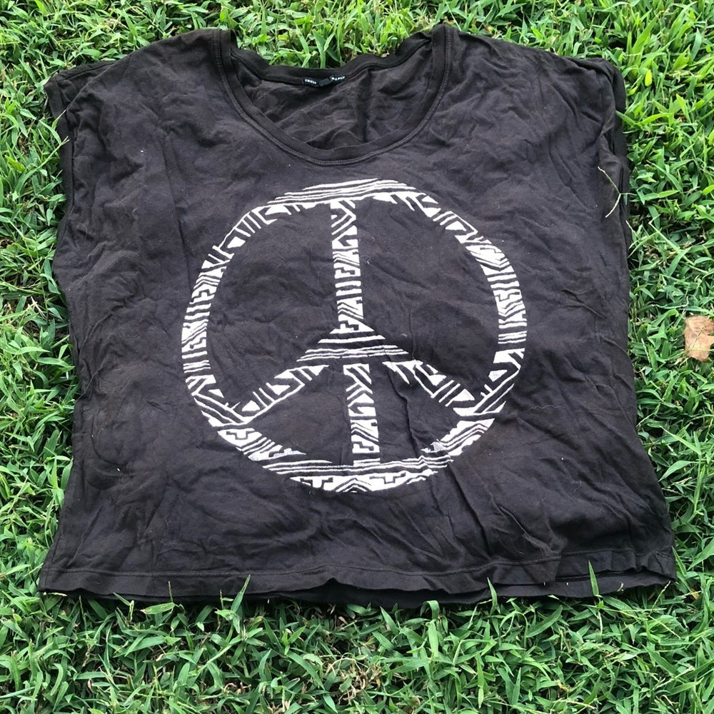 Truly madly deeply Cropped peace sign t. Size L